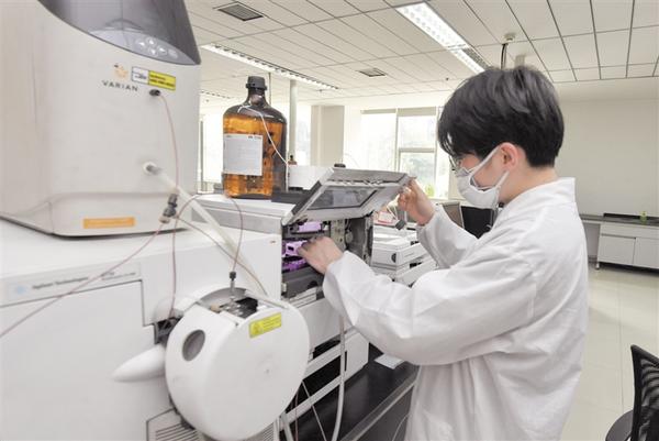 Chengdu Hi-tech Zone builds a public technology platform for biomedicine analysis and testing, offering technical support to 444 enterprises over 7 years